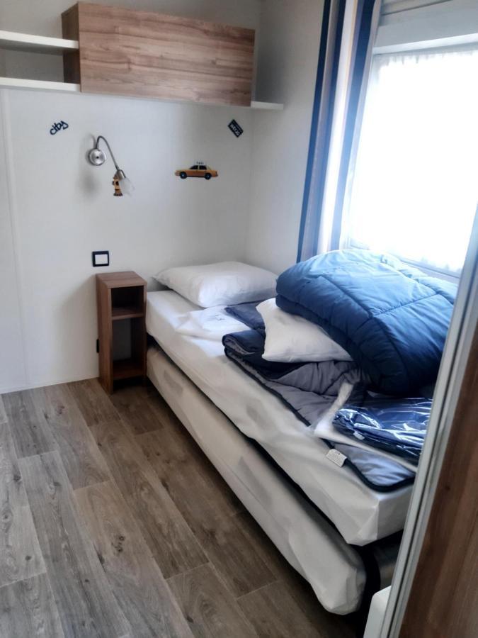 Camping Des Dunes De Contis Mobilhome 3Ch, Saint-Julien-en-Born Exteriör bild