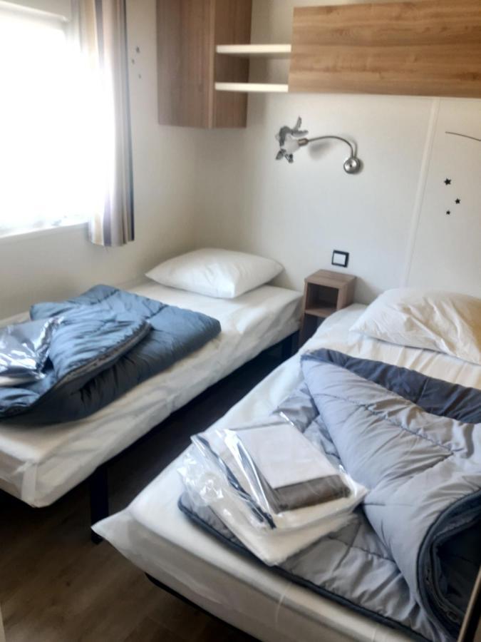 Camping Des Dunes De Contis Mobilhome 3Ch, Saint-Julien-en-Born Exteriör bild